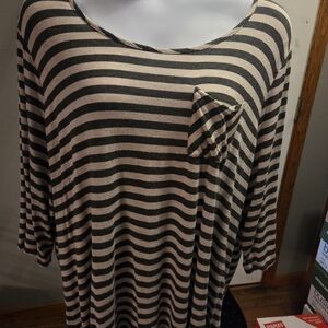 Chic Striped Long Sleeve Top in Black and Cream